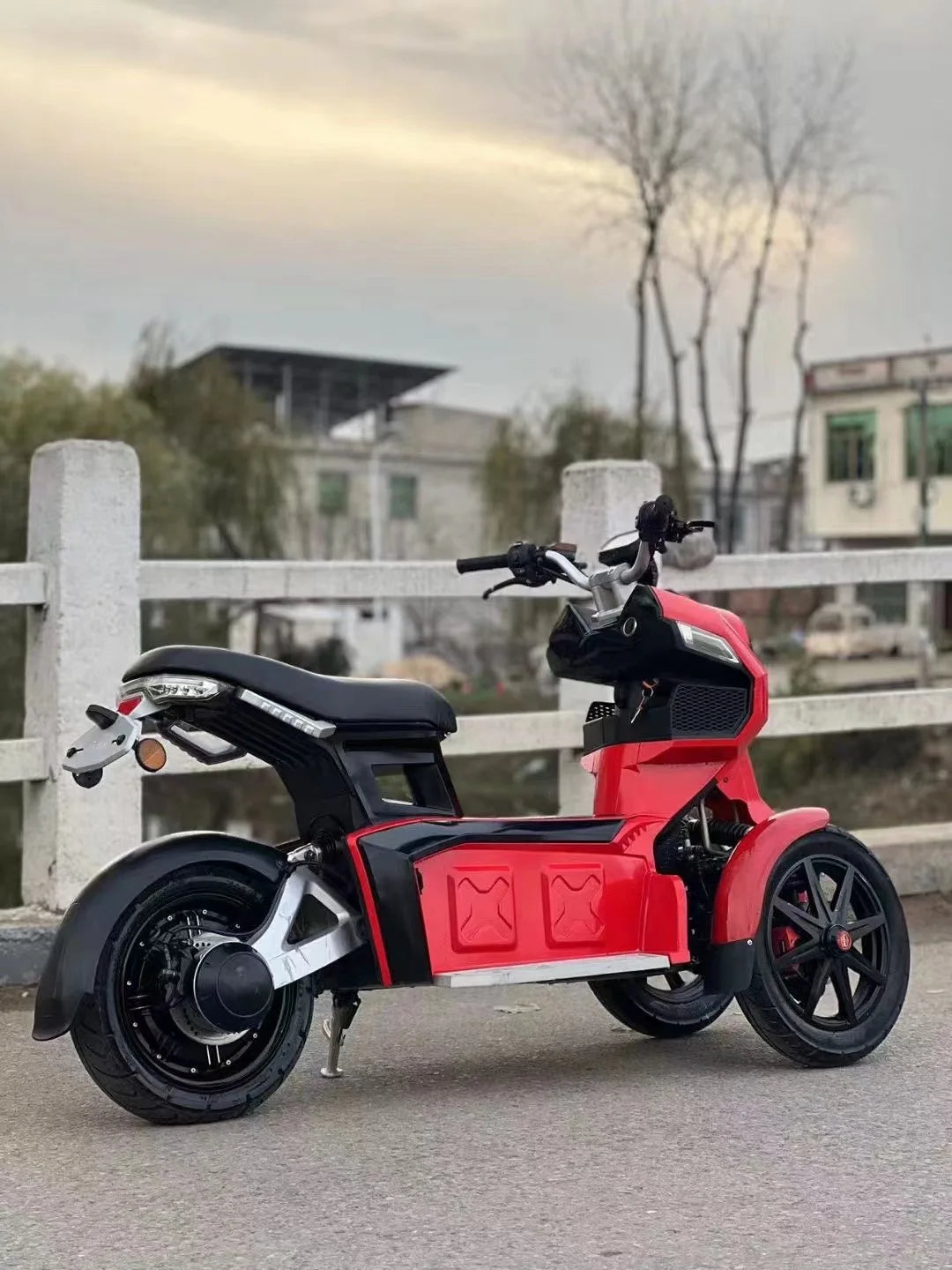 ZYH Three-Wheeled New Electric Motorcycle Battery Car Men'S and Women'S Sports Car Off-Road Vehicle
