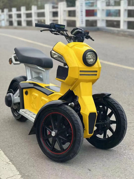 ZYH Three-Wheeled New Electric Motorcycle Battery Car Men'S and Women'S Sports Car Off-Road Vehicle
